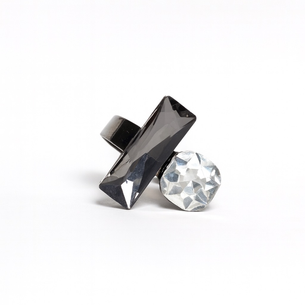 POL Rhinestone & Crystal Ring NWT